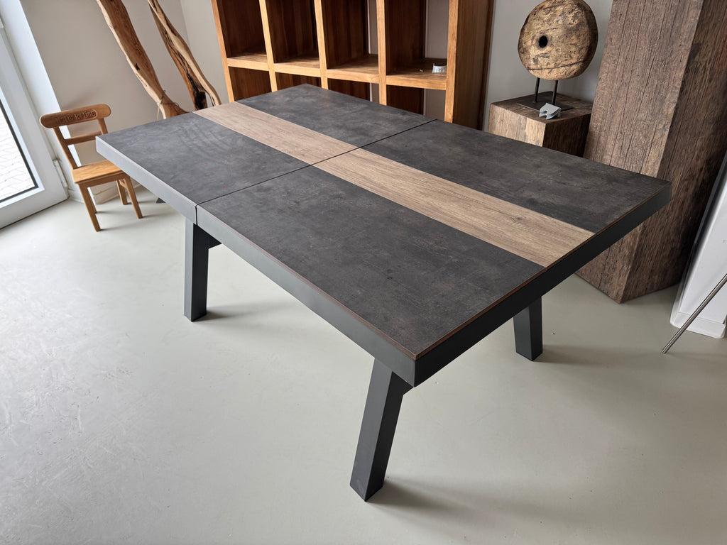 Tischgruppe mit Auszugstisch HPL (max. 2,20 m) inkl. 6 Stühlen